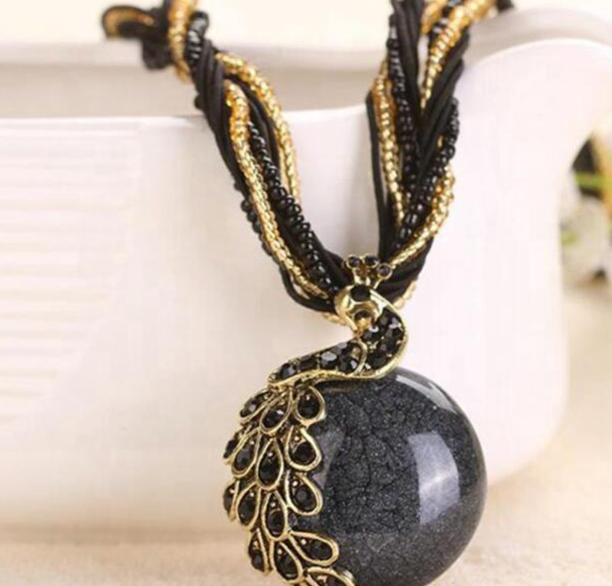 Bohemian Chain Luxe – Chic Layered Statement Necklace